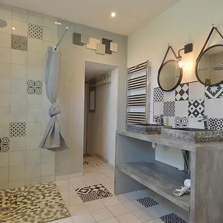 بيت للعطل Les Coquillages, Avec Jardin Et Proche De La *